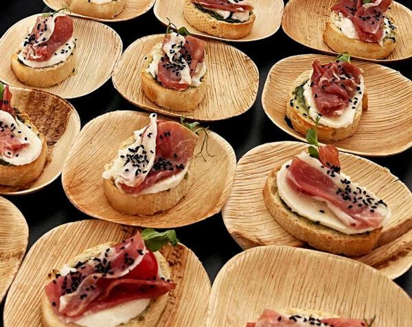Finger food catering Kraków – eleganckie przekąski bankietowe